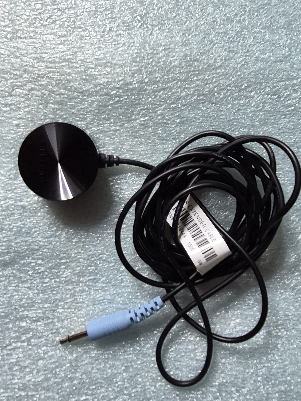 Samsung Black Magnetic Audio Cable with Light Blue 3.5mm Plug